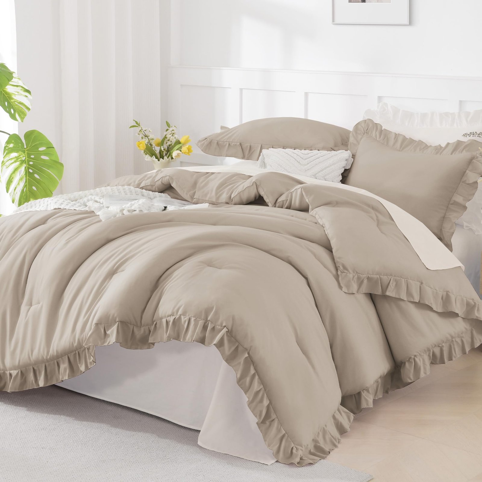 Arkmoving White Comforter Queen Size, 3 Pieces Ruffle Shabby Chic Farmhouse Queen Comforter Sets, All Season Lightweight Fluffy Room Decor Bed Set for Girls Women Teens Gift Choice - Image 3