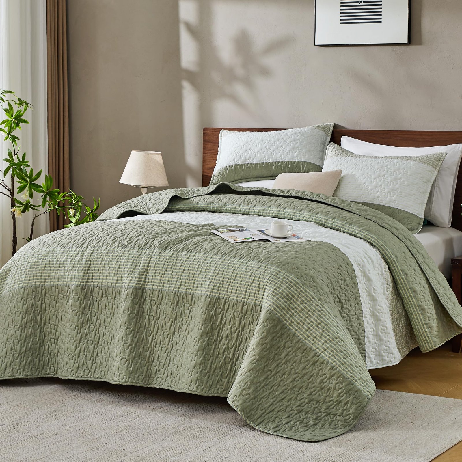 Arkmoving King Size Quilt Set Sage Green, 3 Pieces Mint Green Ultra Soft Lightweight Bedspreads & Coverlets Set, Patchwork Striped Quilted Bedding Sets for All Seasons (1 Quilt, 2 Pillow Shams)